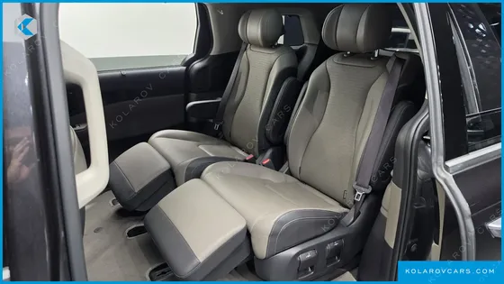 KIA CARNIVAL GASOLINE 7-SEATER GRAVITY