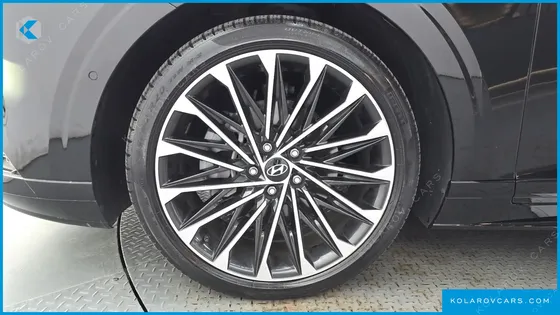 HYUNDAI GRANDEUR 2,5 GASOLINE 2WD