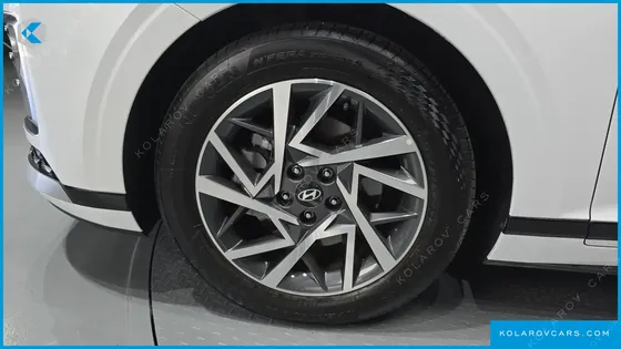 HYUNDAI GRANDEUR 2,5 GASOLINE 2WD