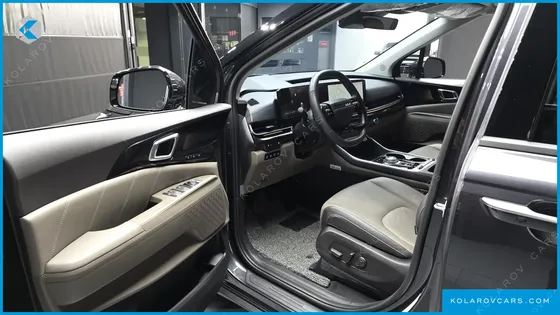 KIA CARNIVAL GASOLINE 9-SEATER SIGNATURE
