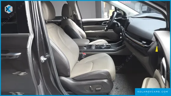 KIA CARNIVAL GASOLINE 9-SEATER SIGNATURE