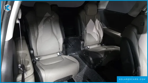 KIA CARNIVAL GASOLINE 9-SEATER SIGNATURE