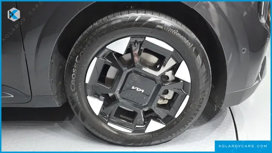 KIA CARNIVAL GASOLINE 9-SEATER SIGNATURE