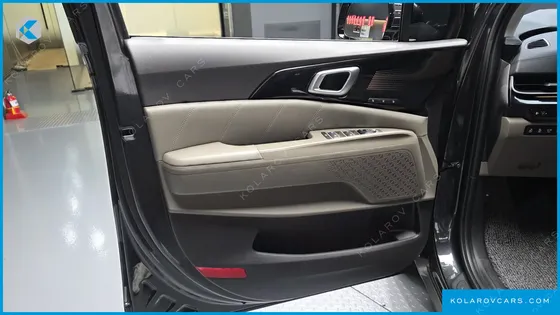 KIA CARNIVAL GASOLINE 9-SEATER SIGNATURE