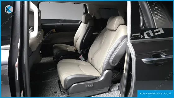 KIA CARNIVAL GASOLINE 9-SEATER SIGNATURE