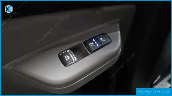 KIA CARNIVAL GASOLINE 9-SEATER SIGNATURE