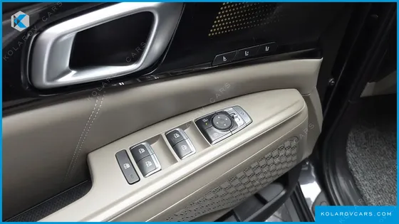 KIA CARNIVAL GASOLINE 9-SEATER SIGNATURE