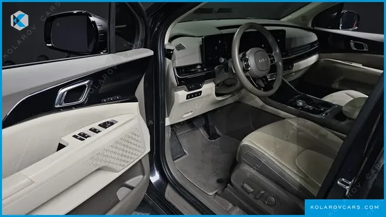 KIA CARNIVAL GASOLINE 9-SEATER GRAVITY