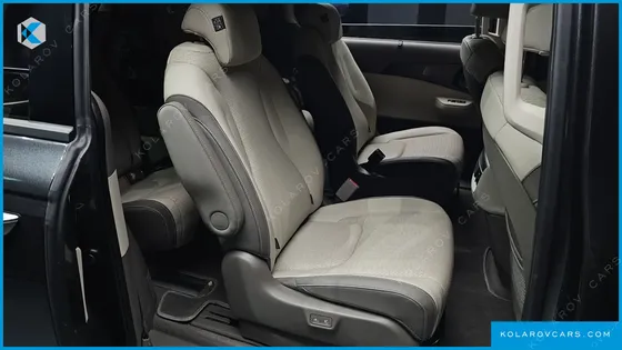 KIA CARNIVAL GASOLINE 9-SEATER GRAVITY