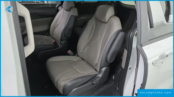 KIA CARNIVAL DIESEL 9-SEATER PRESTIGE