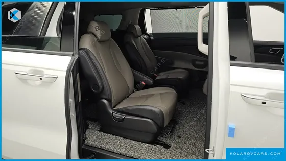 KIA CARNIVAL DIESEL 9-SEATER NOBLESSE