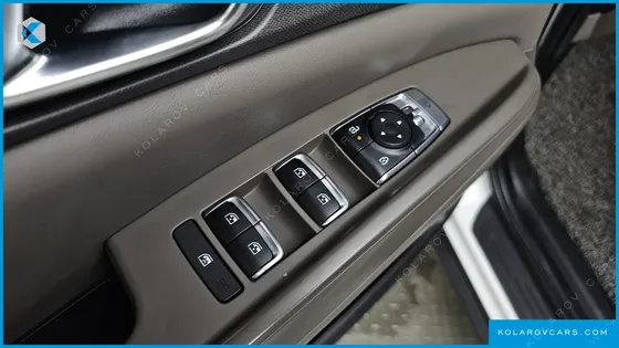 KIA CARNIVAL DIESEL 9-SEATER NOBLESSE