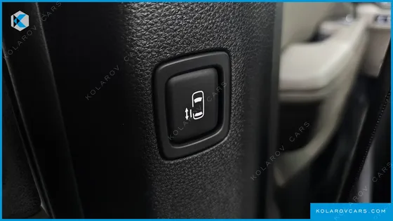 KIA CARNIVAL DIESEL 9-SEATER NOBLESSE