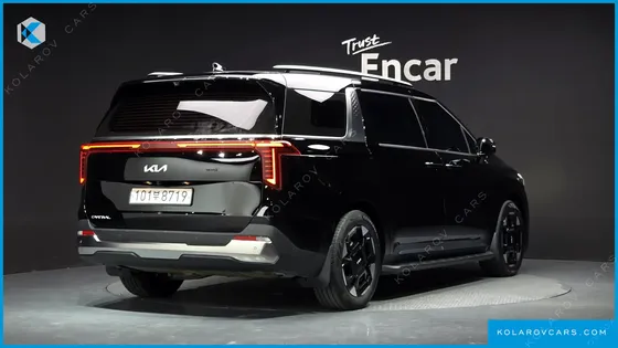 KIA CARNIVAL DIESEL 9-SEATER SIGNATURE