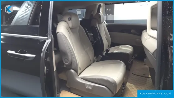 KIA CARNIVAL DIESEL 9-SEATER SIGNATURE