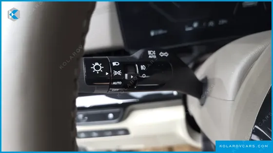 KIA CARNIVAL DIESEL 9-SEATER SIGNATURE