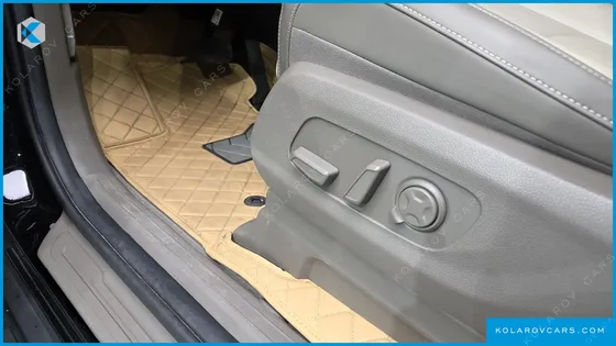 KIA CARNIVAL DIESEL 9-SEATER SIGNATURE