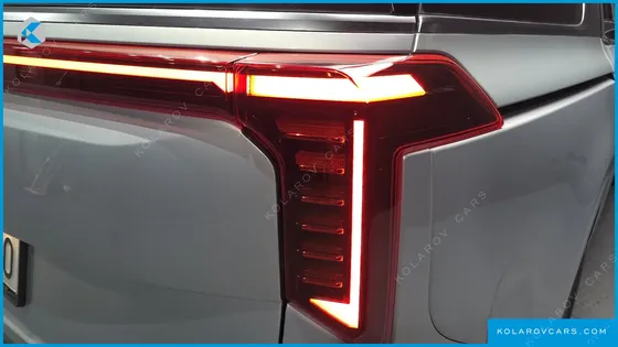 KIA CARNIVAL HEV 7SEATER SIGNATURE