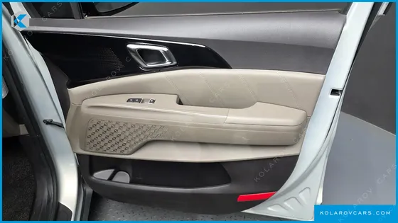 KIA CARNIVAL HEV 7SEATER SIGNATURE