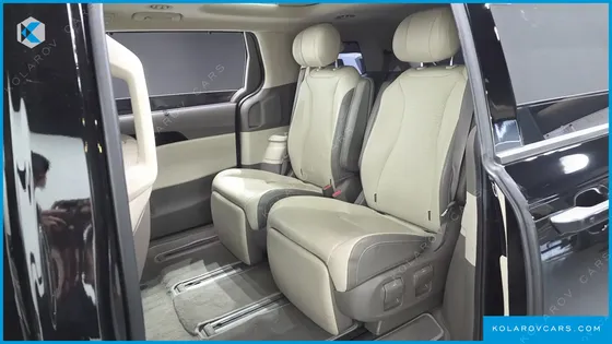 KIA CARNIVAL GASOLINE 7-SEATER GRAVITY