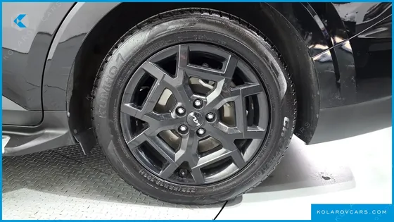 KIA CARNIVAL GASOLINE 7-SEATER GRAVITY