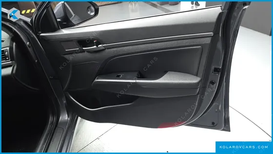 HYUNDAI ELANTRA (AVANTE) 1.6 LPI STYLE (RENTAL CAR)