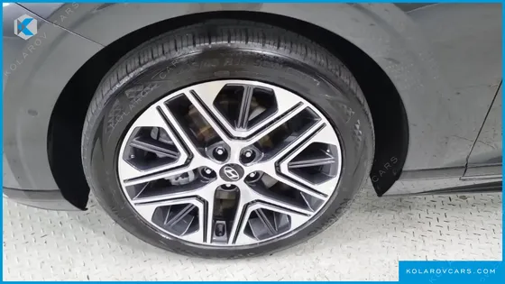 HYUNDAI GRANDEUR 2,5 GASOLINE 2WD