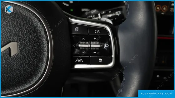 KIA CARNIVAL HEV 9SEATER SIGNATURE