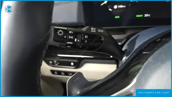 KIA CARNIVAL HEV 9SEATER SIGNATURE