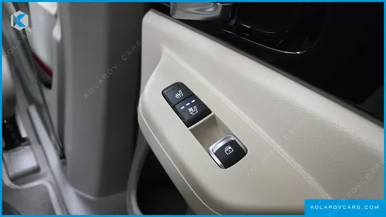 KIA CARNIVAL GASOLINE 9-SEATER SIGNATURE