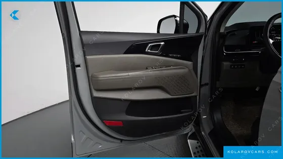 KIA CARNIVAL GASOLINE 7-SEATER GRAVITY
