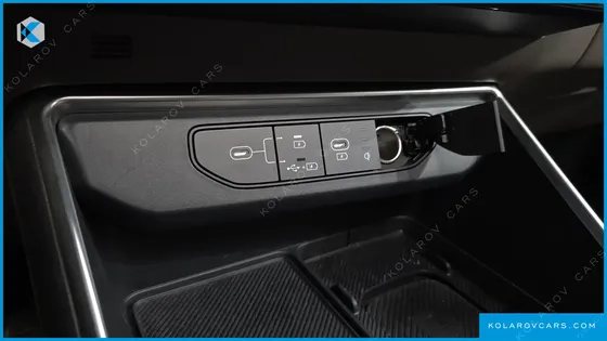 KIA CARNIVAL GASOLINE 7-SEATER GRAVITY