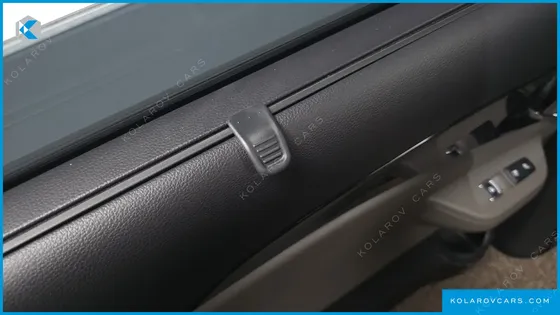 KIA CARNIVAL GASOLINE 7-SEATER GRAVITY