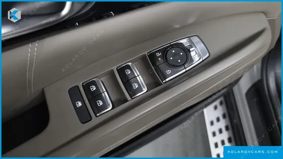 KIA CARNIVAL GASOLINE 7-SEATER GRAVITY