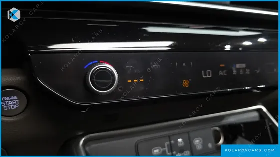 KIA CARNIVAL GASOLINE 7-SEATER GRAVITY