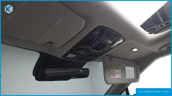 KIA CARNIVAL GASOLINE 7-SEATER GRAVITY