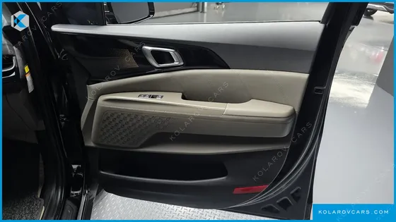 KIA CARNIVAL HEV 9SEATER GRAVITY