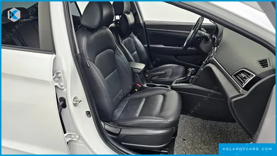 HYUNDAI ELANTRA (AVANTE) 1.6 GDI SMART