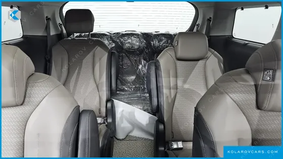 KIA CARNIVAL GASOLINE 9-SEATER GRAVITY