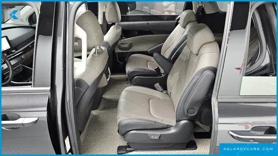 KIA CARNIVAL GASOLINE 9-SEATER GRAVITY