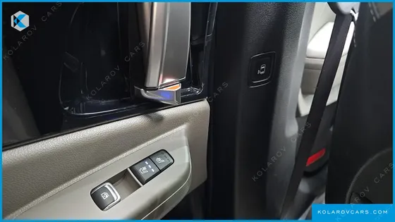 KIA CARNIVAL GASOLINE 9-SEATER GRAVITY