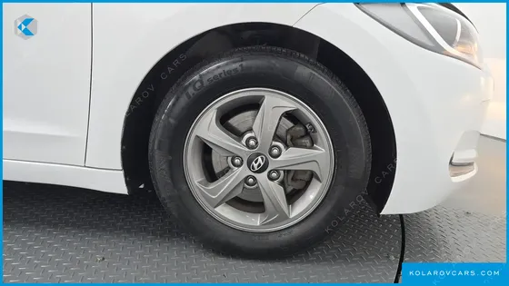 HYUNDAI ELANTRA (AVANTE) 1.6 GDI SMART