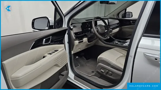KIA CARNIVAL DIESEL 9-SEATER SIGNATURE