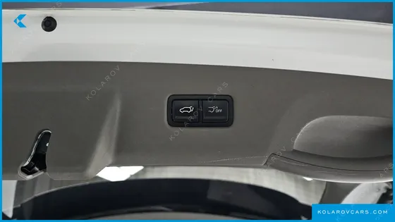 KIA CARNIVAL DIESEL 9-SEATER SIGNATURE