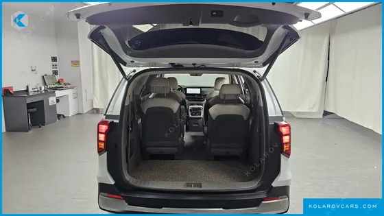 KIA CARNIVAL DIESEL 9-SEATER SIGNATURE