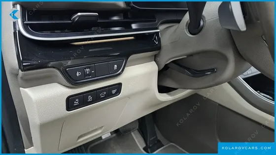 KIA CARNIVAL DIESEL 9-SEATER SIGNATURE
