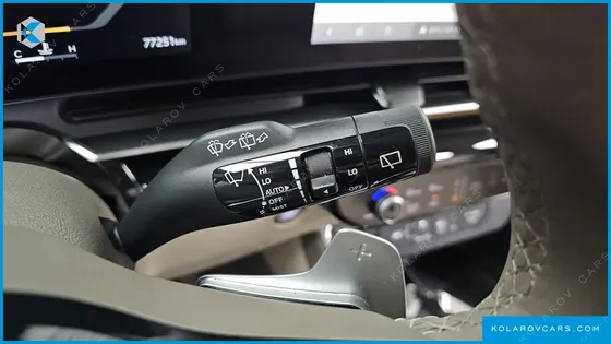 KIA CARNIVAL DIESEL 9-SEATER SIGNATURE