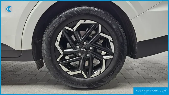 KIA CARNIVAL DIESEL 9-SEATER SIGNATURE