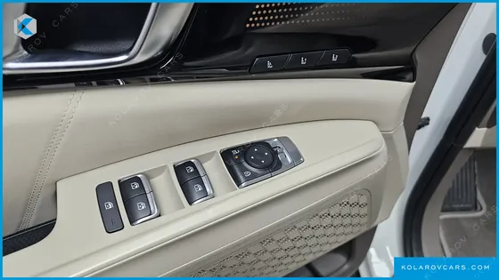 KIA CARNIVAL DIESEL 9-SEATER SIGNATURE