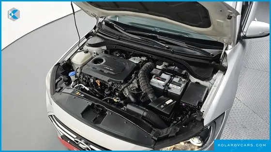 HYUNDAI ELANTRA (AVANTE) 1.6 E-VGT SMART
